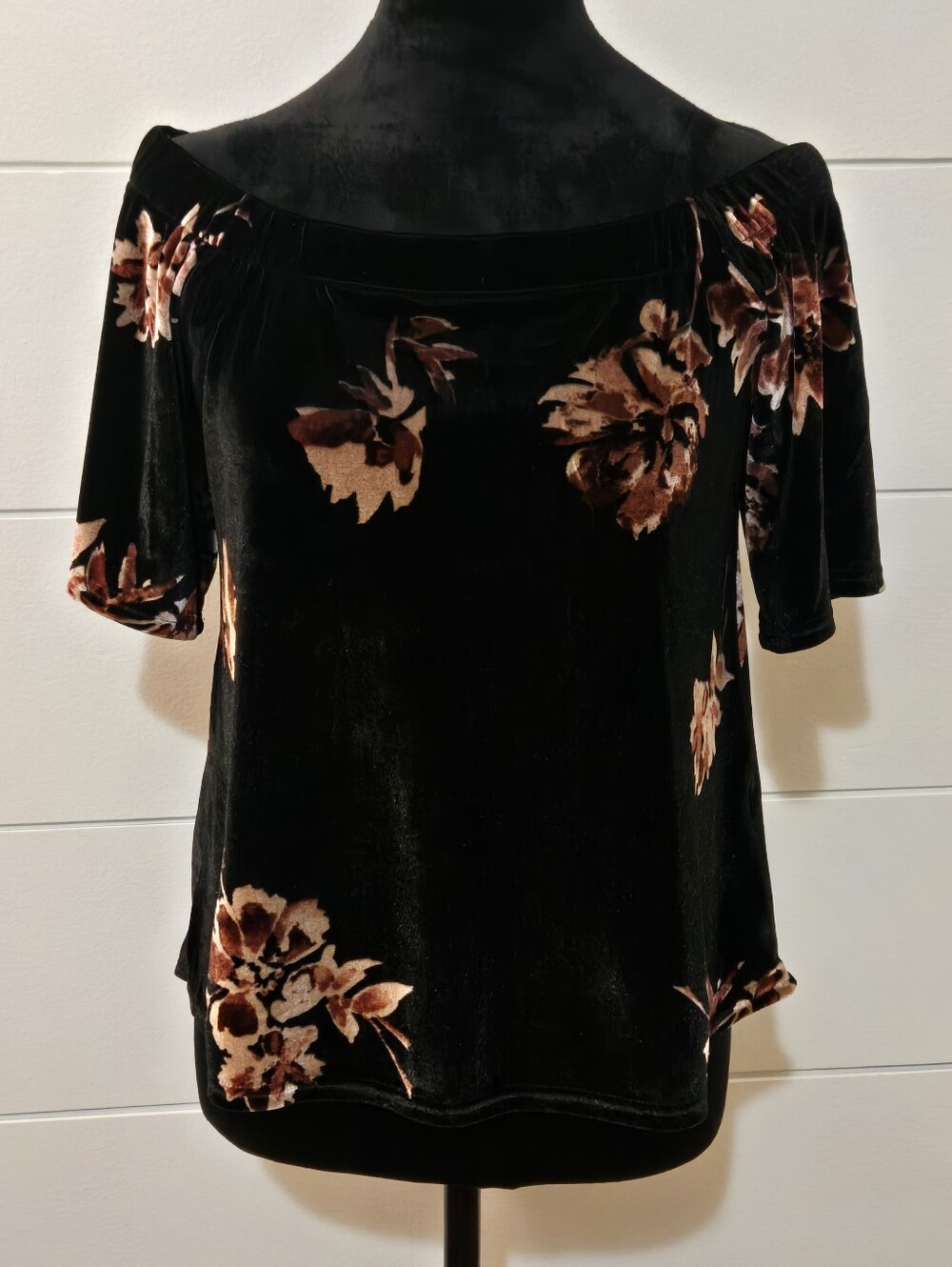 BKE Black Velvet Off-Shoulder Floral Tunic